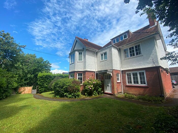 Studio To Rent In Brighton Road, Crawley, RH10