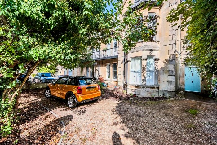 2 Bedroom Flat To Rent In Combe Park, Bath, BA1