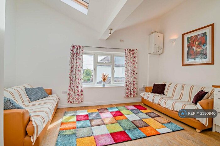 2 Bedroom Flat To Rent In Redland, Bristol, BS6