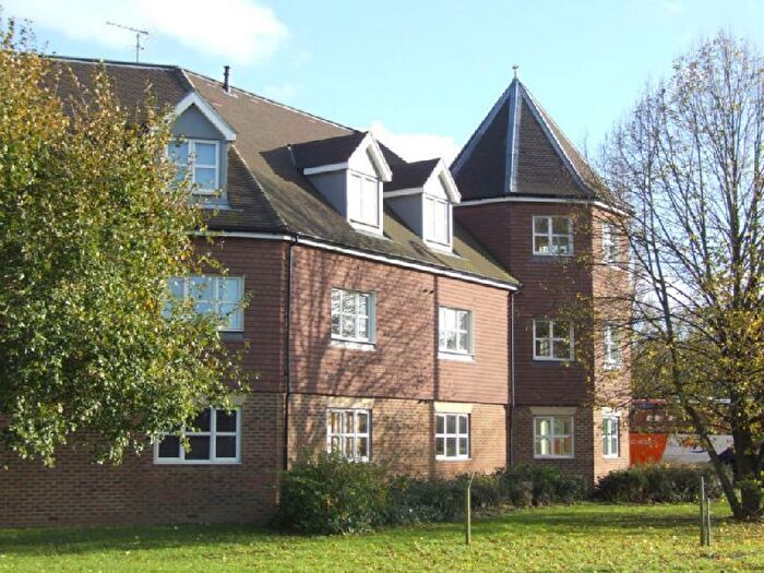 2 Bedroom Apartment For Sale In Brookhill Road, Copthorne, RH10