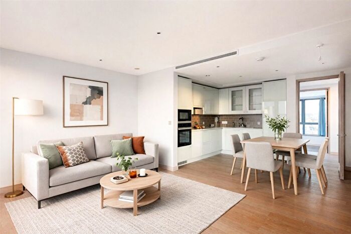 2 Bedroom Flat For Sale In Bellwether Lane, London, SW18