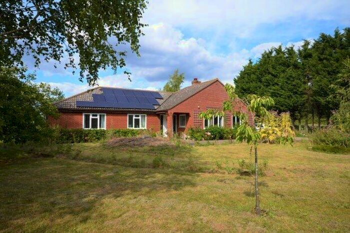 4 Bedroom Bungalow To Rent In Whitecross Road, Ely, CB6