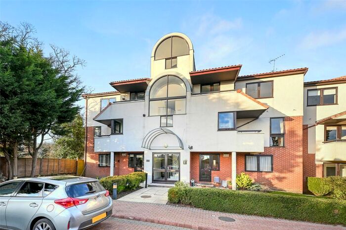 2 Bedroom Flat To Rent In Carlton Place, Northwood, Middlesex, HA6