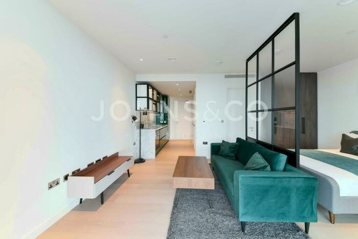 Apartment To Rent In Hobart Building, Wardian, Canary Wharf, E14