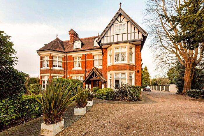 2 Bedroom Flat To Rent In Bath Road Maidenhead, SL6