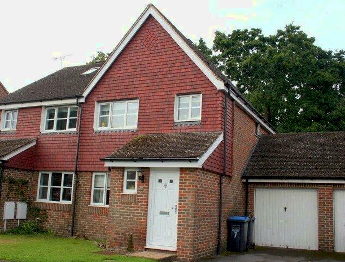3 Bedroom House To Rent In Dunlop Close, Sayers Common, BN6