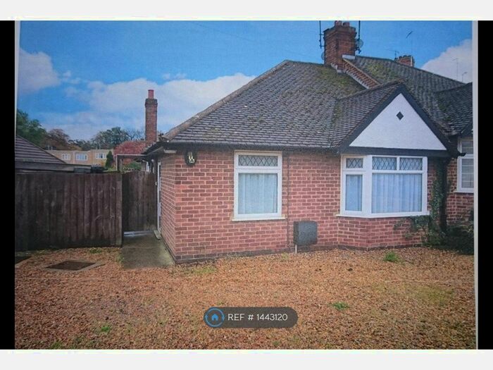 4 Bedroom Semi-Detached House To Rent In Parkfield Crescent, Northampton, NN4