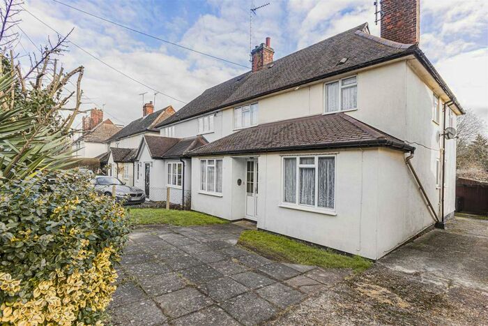 3 Bedroom Semi-Detached House For Sale In High Road, Stapleford, SG14