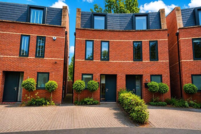 4 Bedroom Property For Sale In Welholme Avenue, Grimsby, DN32