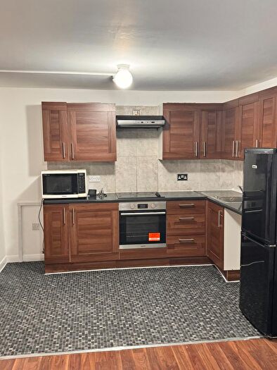 3 Bedroom Flat To Rent In Romford Road, London, E7