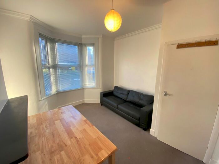 1 Bedroom Flat To Rent In Rutland Road, London E17