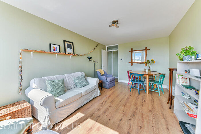 2 Bedroom Flat To Rent In Bibury Close, London, SE15