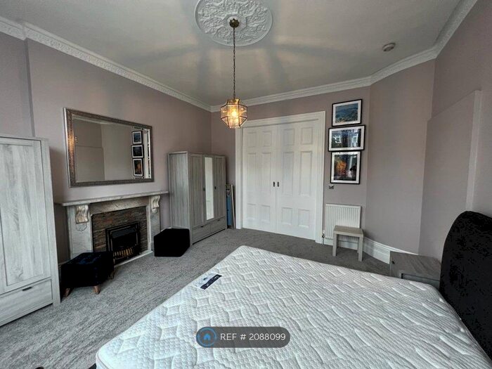 1 Bedroom Flat To Rent In St. Margarets Road, Twickenham, TW1