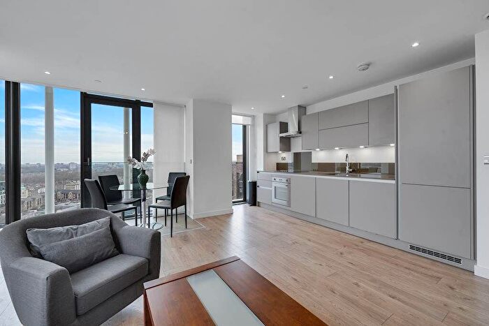 2 Bedroom Flat To Rent In Flat, Stratosphere Tower, Great Eastern Road, London, E15