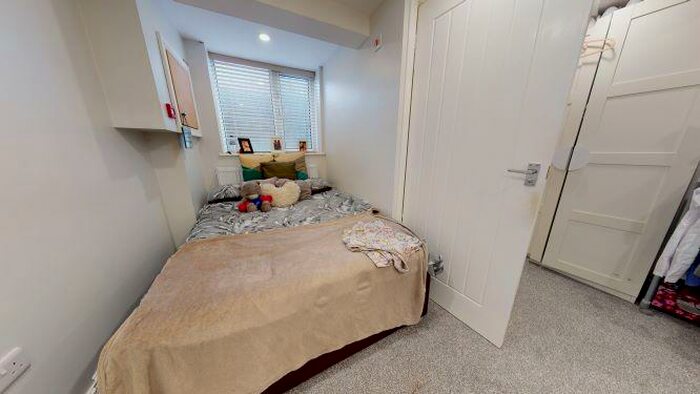 1 Bedroom Flat To Rent In Hartley Avenue, Woodhouse, Leeds, LS6