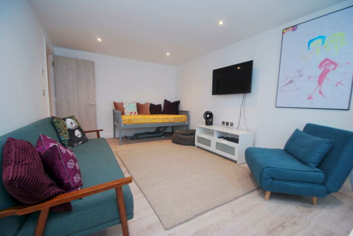 1 Bedroom Apartment To Rent In Victoria Bridge Road, Bath, BA1