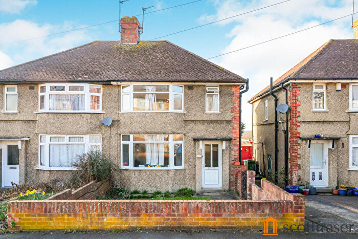 3 Bedroom Semi-Detached House To Rent In Crotch Crescent, Headington, OX3