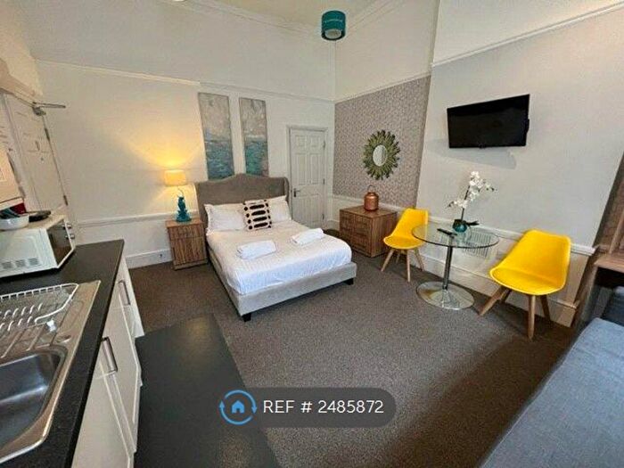 Studio To Rent In Berkeley Square, Bristol, BS8 - Photo 2