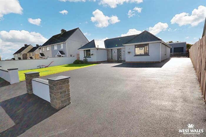 4 Bedroom Detached Bungalow For Sale In Tavernspite, Whitland, SA34