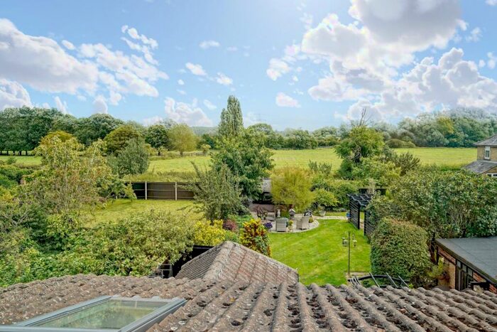 4 Bedroom Detached House For Sale In Great North Road, Wyboston, MK44