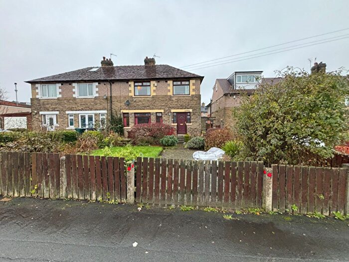 3 Bedroom Semi-Detached House For Sale In Canterbury Avenue, Bradford, BD5