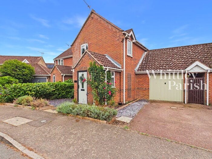 3 Bedroom Semi-Detached House For Sale In The Green, Earsham, Bungay, NR35