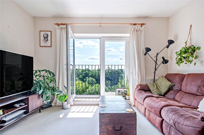 2 Bedroom Flat For Sale In Valley Heights, Bishopsworth Road, BS13