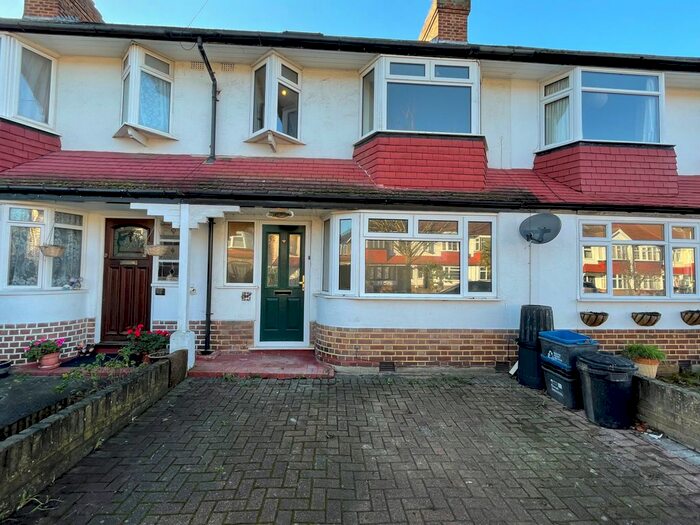 4 Bedroom Terraced House To Rent In Grasmere Avenue, Hounslow TW3
