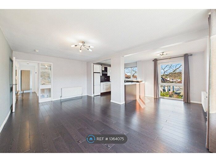 2 Bedroom Flat To Rent In Brinkburn Vale Road, Sheffield, S17