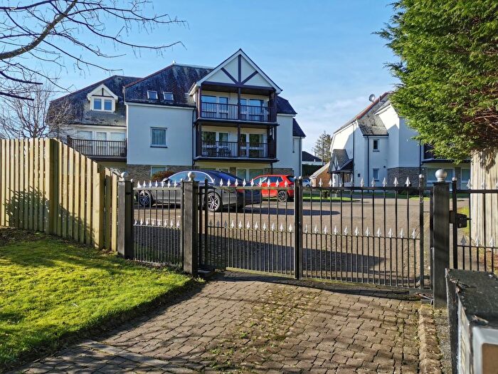 2 Bedroom Flat To Rent In Sea Road, Carlyon Bay, St Austell, PL25