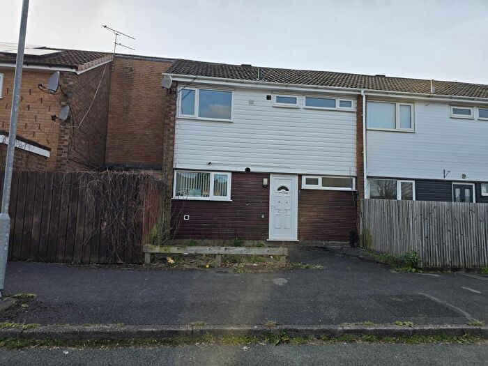 4 Bedroom Terraced House For Sale In Warwick Close, Macclesfield, Cheshire, SK11