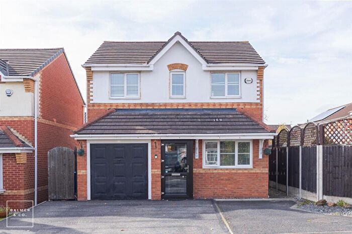 3 Bedroom Detached House For Sale In Wharton Hall Close, Tyldesley, M29