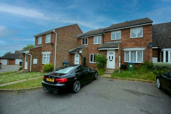 3 Bedroom Terraced House To Rent In Swannee Close, Peacehaven, BN10