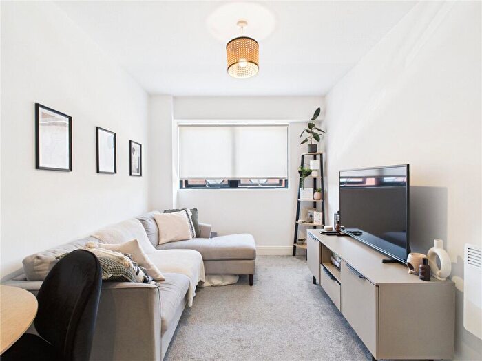 1 Bedroom Apartment For Sale In Boulevard View, Bristol, BS14