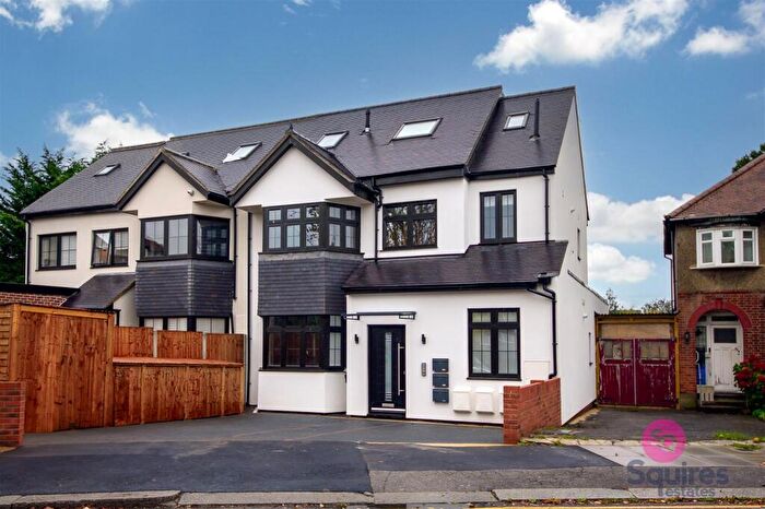 3 Bedroom Flat To Rent In Sunny Gardens Road, London, NW4