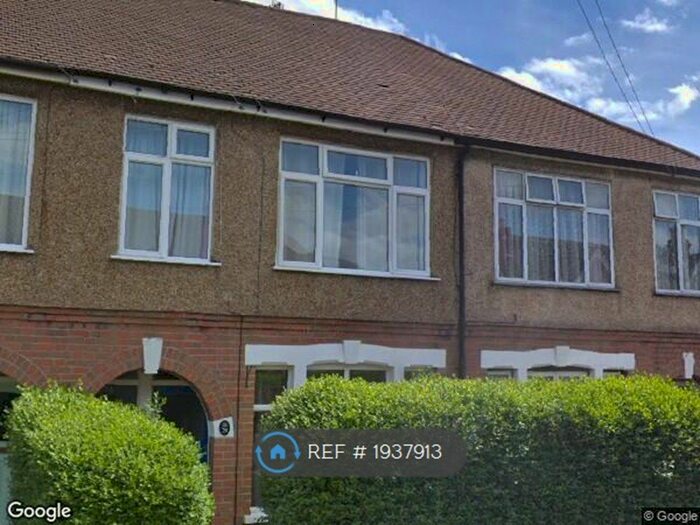 1 Bedroom Maisonette To Rent In Penton Avenue, Staines, TW18