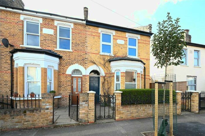 5 Bedroom End Of Terrace House To Rent In Fraser Road, Walthamstow, London, E17