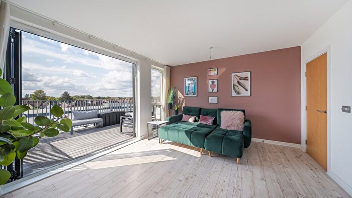 1 Bedroom Flat For Sale In Southville Road, Feltham, TW14