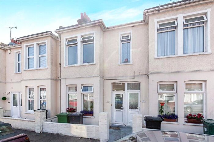 2 Bedroom Apartment For Sale In Winchcombe Road, Eastbourne, East Sussex, BN22