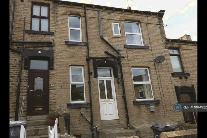2 Bedroom Terraced House To Rent In Richardson St, Bradford, BD12