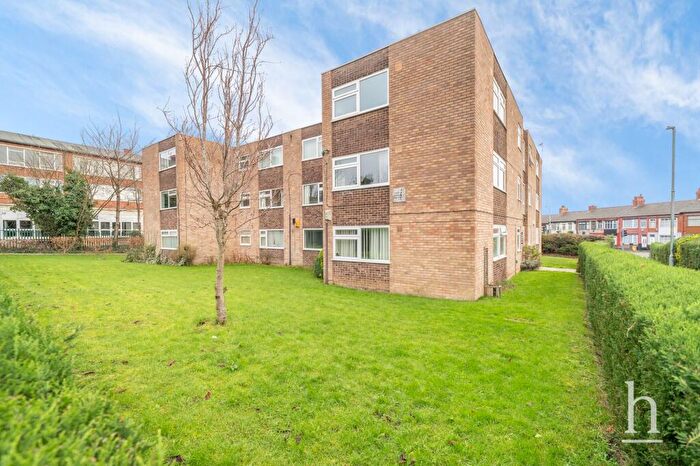 1 Bedroom Apartment For Sale In Downing Close, Prenton, CH43