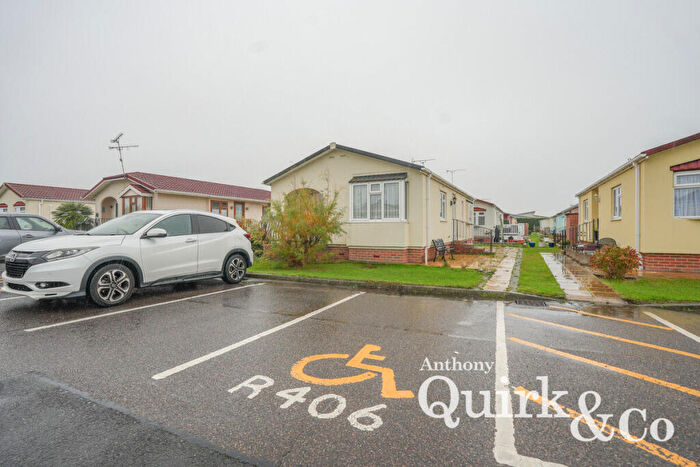 2 Bedroom Park Home For Sale In Creek Road, Canvey Island, SS8