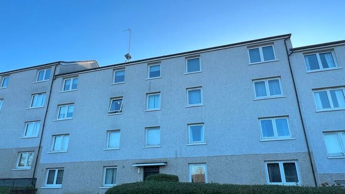 3 Bedroom Flat To Rent In Murroes Road, Linthouse, Glasgow, G51
