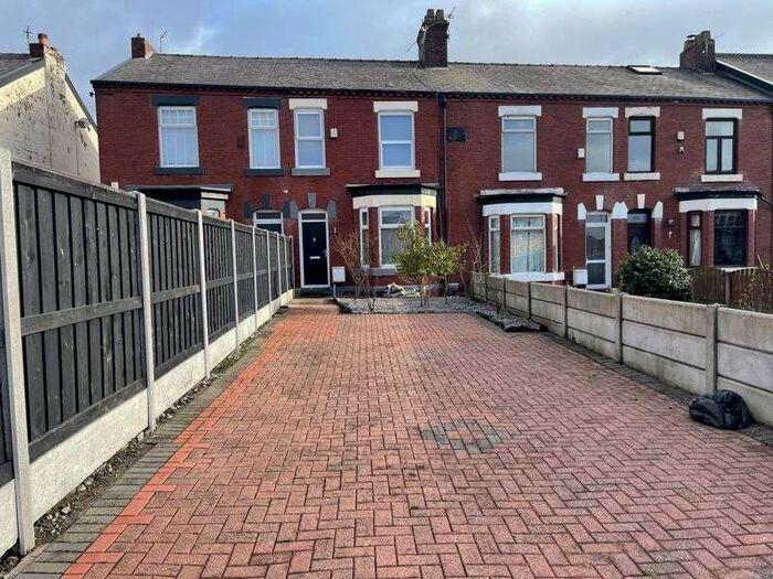 3 Bedroom Property To Rent In Queen Square, Ashton-under-lyne, OL6