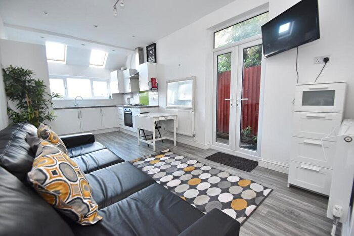 5 Bedroom House To Rent In Lisvane Street, Cathays, Cardiff, CF24