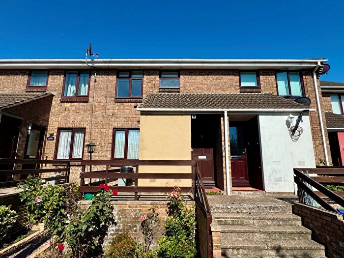 1 Bedroom Apartment For Sale In Martello Court, St. Martins Crescent, BN9