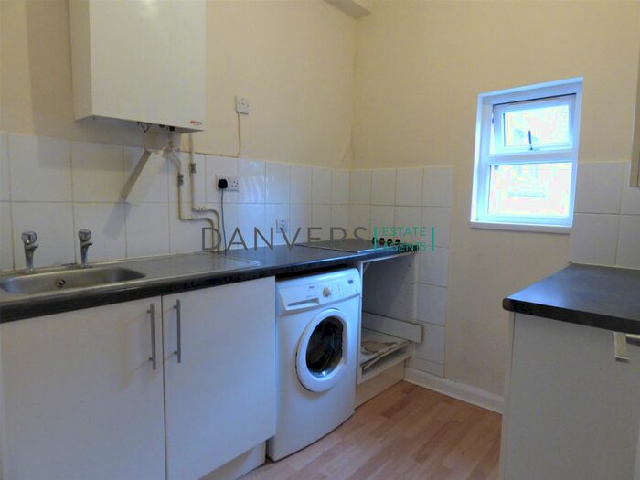 1 Bedroom Flat To Rent In Narborough Road, Leicester, LE3