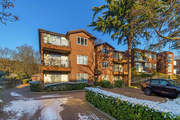 3 Bedroom Flat To Rent In Albemarle Road, Bedgebury Court, BR3