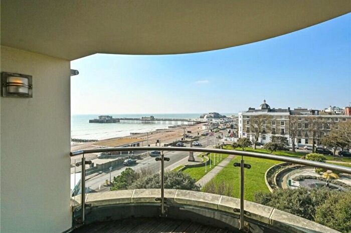 2 Bedroom Apartment For Sale In Steyne Gardens, Worthing, BN11