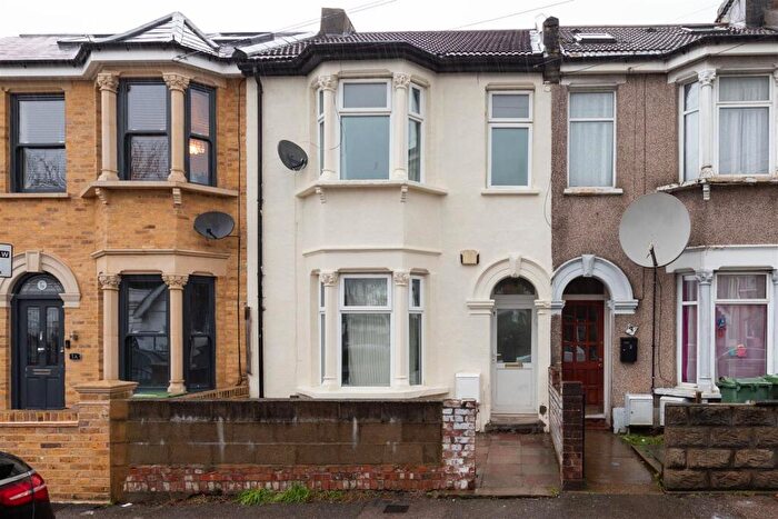 3 Bedroom House For Sale In Somers Road, Walthamstow, E17